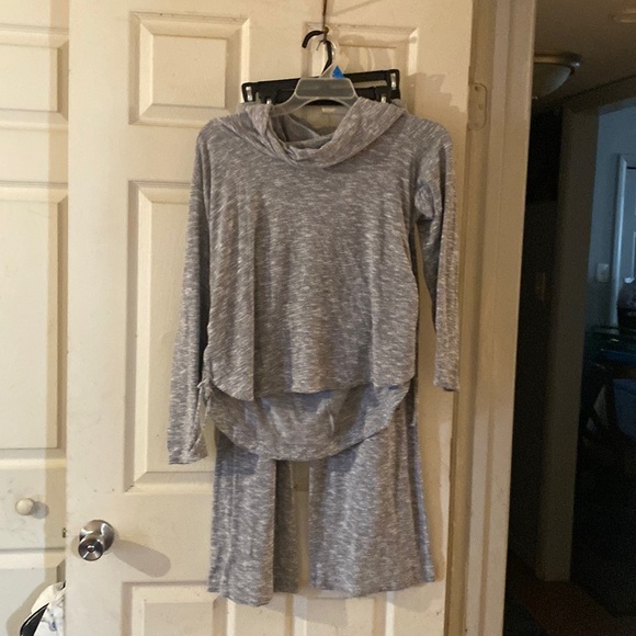 Grey and white jigging set cowl neck - Picture 1 of 8